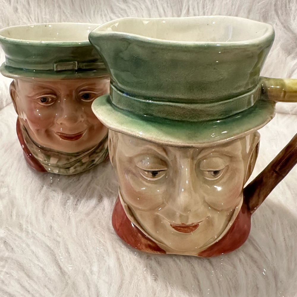 VINTAGE BESWICK CREAMER & SUGAR TOBY SET ENGLAND #673 & #674